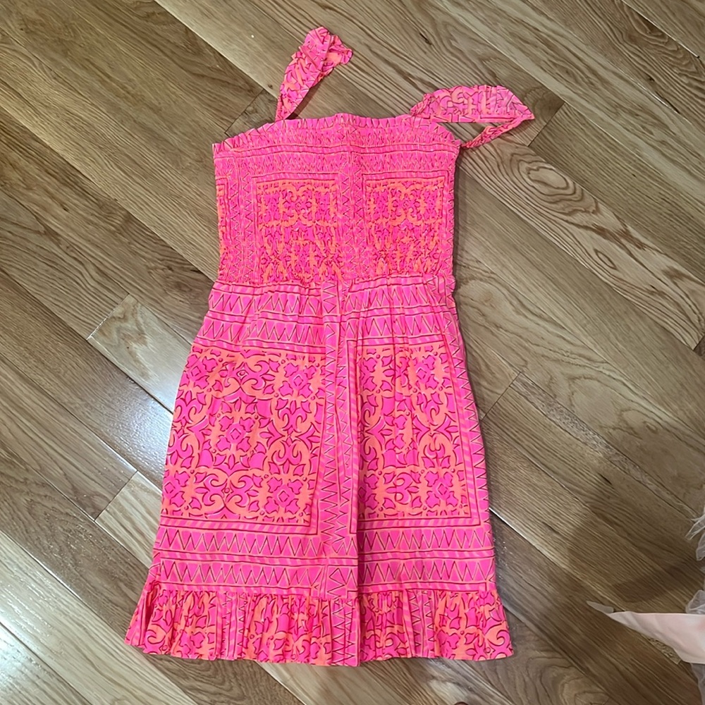 Vineyard vines size large (kids) smocked dress